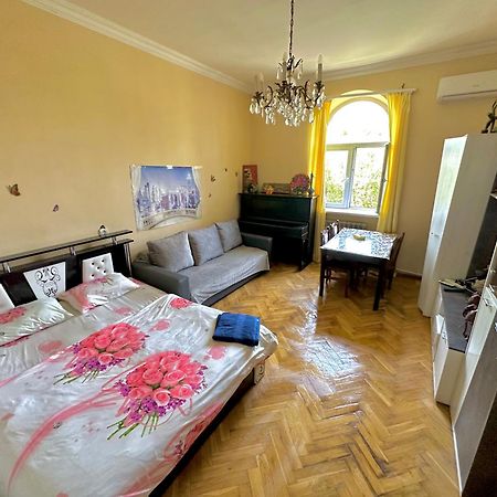 Karson Guest House And Tours Erevan Esterno foto