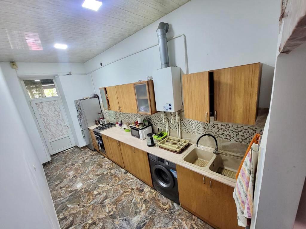 Karson Guest House And Tours Erevan Esterno foto